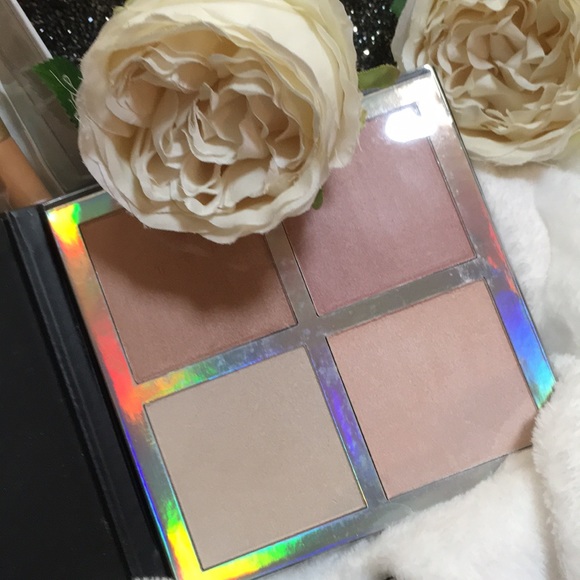 Make Up Brushes/Highlighter/Lipstick - Picture 4 of 8